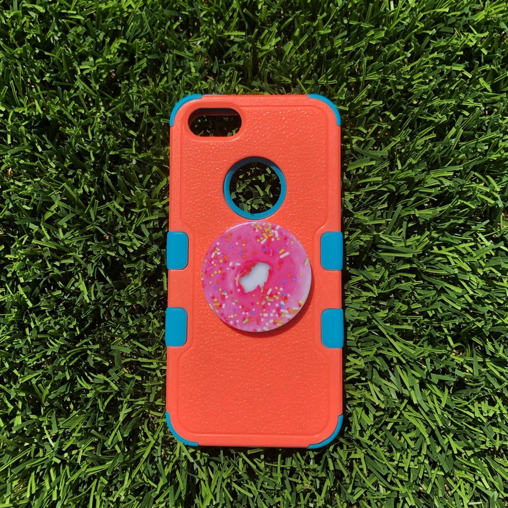 I am selling a IPhone 5 case